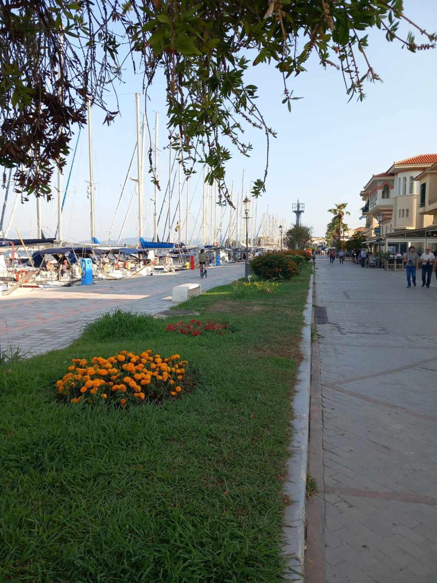 Spiros *